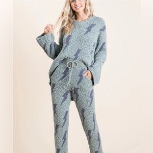 MACARON Textured Knit Lounge Set Size S